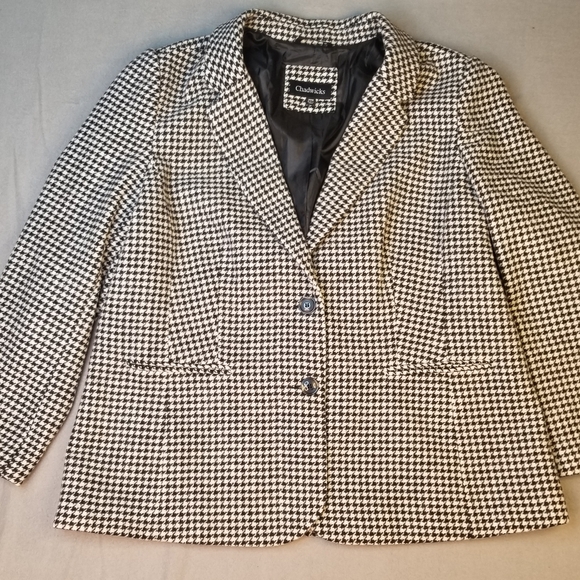 Chadwicks Jackets & Blazers - Chadwicks Wool Black and White Houndstooth Fully Lined Size 20 Women's Blazer